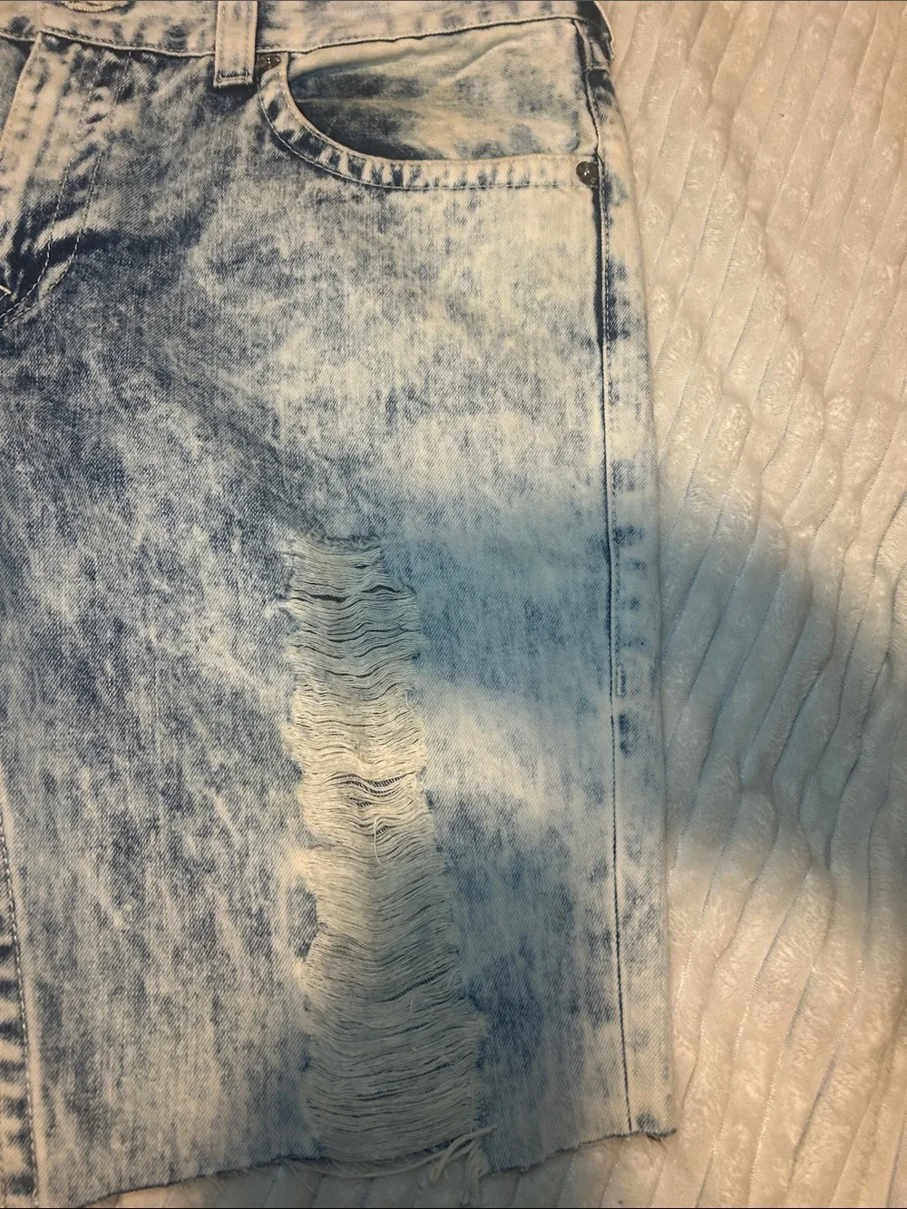 True Religion Men's Acid Wash Distressed Denim Shorts - Blue & White